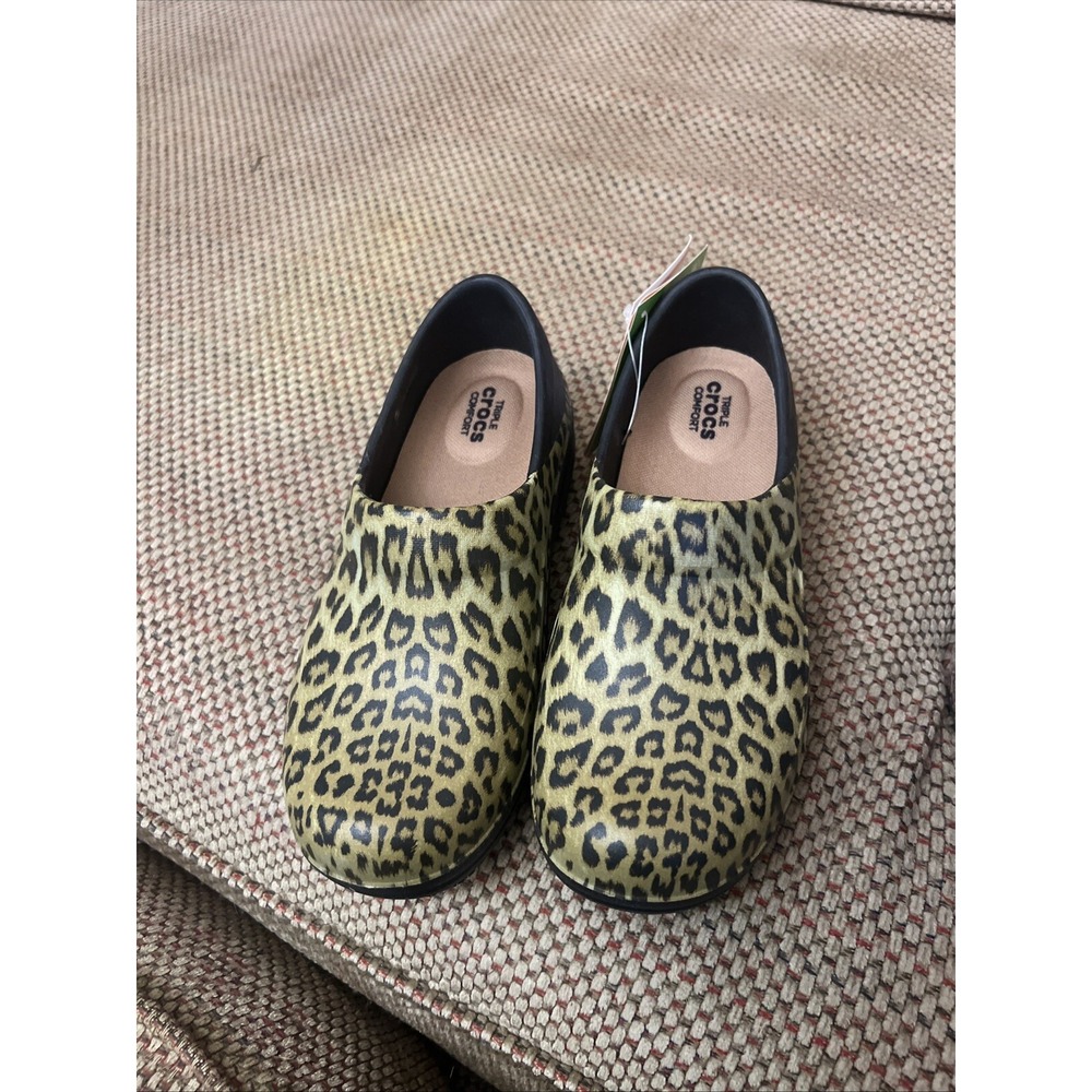 Crocs Neria Pro Work Clogs Leopard Print Women Sz 6 204046-001